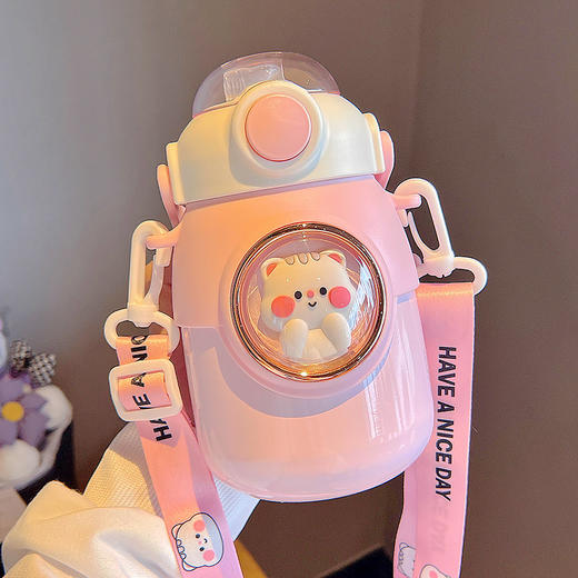 【胖墩墩大容量！316不锈钢保温水杯】大容量背带杯，儿童超喜欢；学生水壶，女神必备。卡通造型可爱，保温效果好；便捷提环，吸管设计方便饮水。出门必备良品，让你随时随地畅饮清凉！ 商品图5