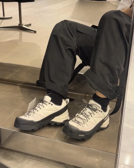 现货 THS 8.17-限时 萨洛蒙 情侣联名款 户外休闲运动鞋 2色 QZ088 商品图1