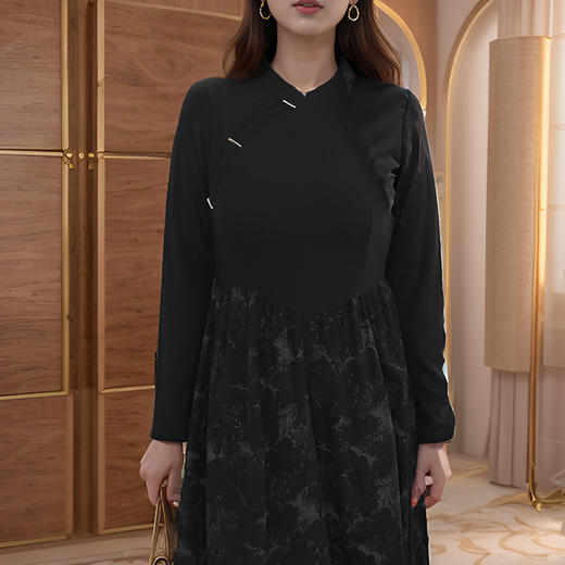 8/16奢姿大码女装2024秋季减龄五金盘扣拼接连衣裙胖妹妹V领时尚裙子9943832032 商品图1