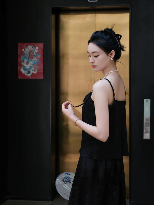 盛唐牡丹 |香云纱文竹纹吊带上衣 商品图6