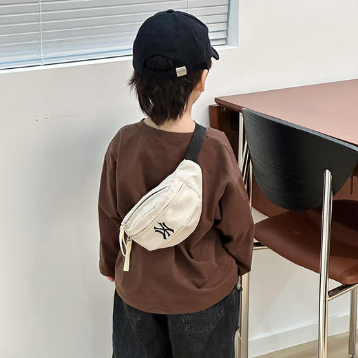 【甜酷男孩❗️儿童斜挎包】 时尚儿童胸包，涤纶材质 耐脏耐磨❗️新款男童帅气小挎包零钱包腰包Y 商品图2
