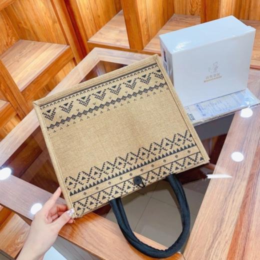 🔥🔥🔥【亚麻大托特包】1.透气性极佳的天然材料 不仅环保 🌈而且时尚实用~ 2.耐用且易于清洗🌿，大容量设计  商品图4