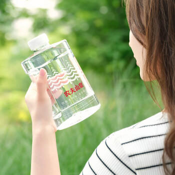 农夫山泉 饮用水 饮用天然水(适合婴幼儿) 1L*12瓶 整箱装 /水饮冲调 /饮用水 /饮用天然水 商品图3