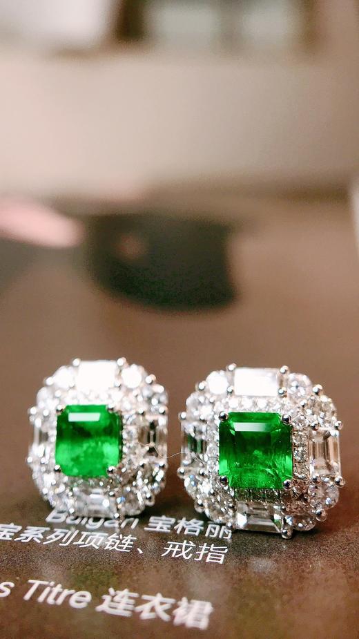 0.75ct 祖母绿耳钉 商品图3