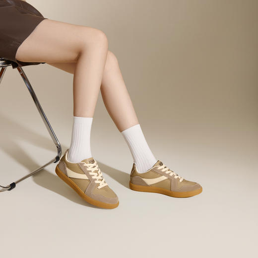 千百度德训鞋女春季新品运动休闲鞋A25124462 商品图4