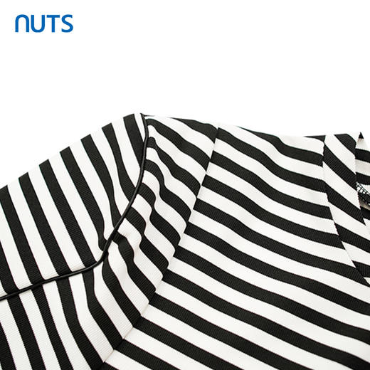 NUTS海军条纹圆领长袖T恤女上衣薄款基础款打底衫423022206 商品图3