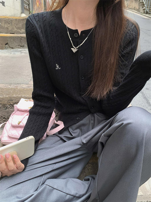 【灰色针织开衫外搭】秋冬内搭复古麻花刺绣学院风厚毛衣外套上衣 修身百搭 商品图2