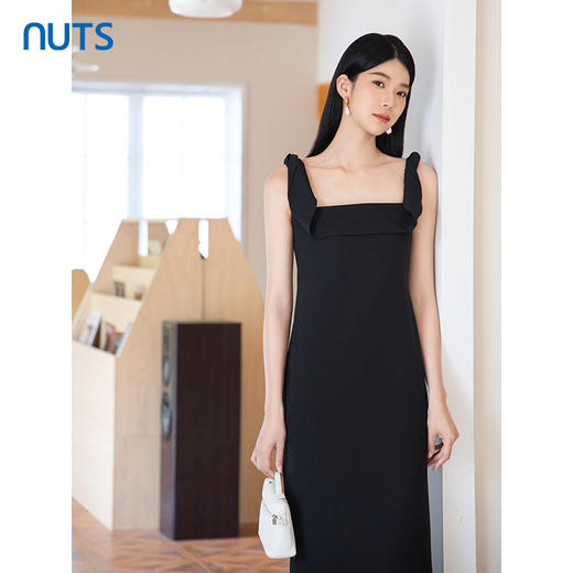 NUTS2023秋季新款气质通勤风时尚纯色高级感吊带连衣裙4381010A1 商品图0