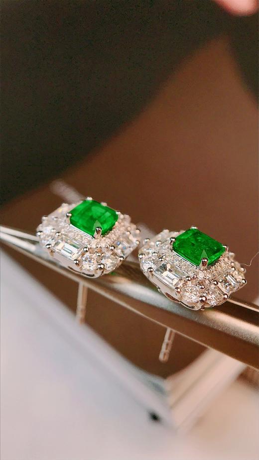 0.75ct 祖母绿耳钉 商品图1