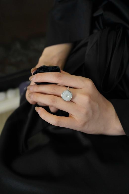 花花艺术客厅 特别定制款 千佛图系列戒指  艺术款千 fo 手工雕刻厚银戒指+tian 然翡翠千手千眼 又见 音戒指💍随时随地可以忆念pu萨与 fo的慈悲、智慧与力量！（戒圈大小可调不挑指围） 商品图3