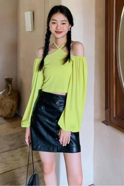 SIA SAYLOR 性感浪漫露肩挂领上衣 13461 商品图0