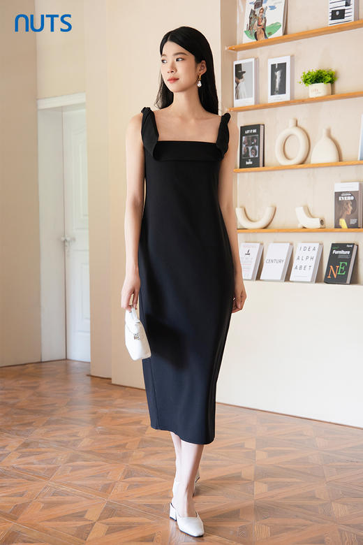 NUTS2023秋季新款气质通勤风时尚纯色高级感吊带连衣裙4381010A1 商品图5