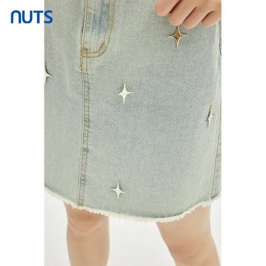 NUTS秋季新款时尚气质设计感星星饰品点缀水洗牛仔半裙332061149 商品图3