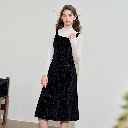 西遇蝴蝶竹子压花背心连衣裙女早春气质优雅高级感丝绒宴会裙V3442468 商品图3