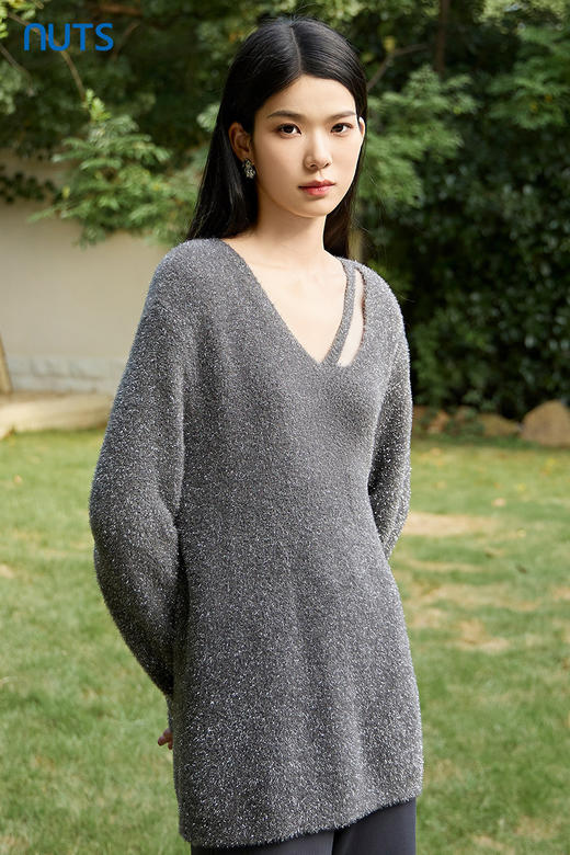 NUTS2023秋季新款时尚设计感V领口毛织针织衫女4350503A1 商品图5