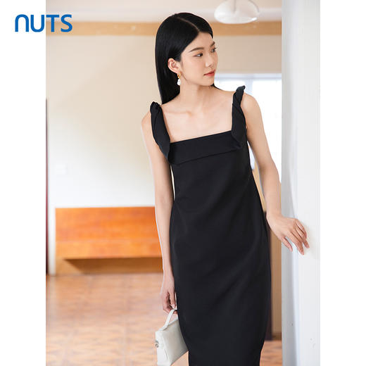 NUTS2023秋季新款气质通勤风时尚纯色高级感吊带连衣裙4381010A1 商品图3
