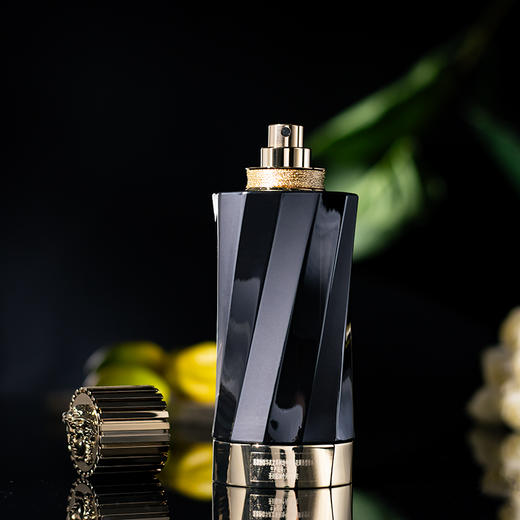 范思哲 臻华高定系列-地中海无花果 Versace Figue Blanche 分装 【微风拂叶，绿意盎然，夹带无花果的奶香与微涩】 商品图3