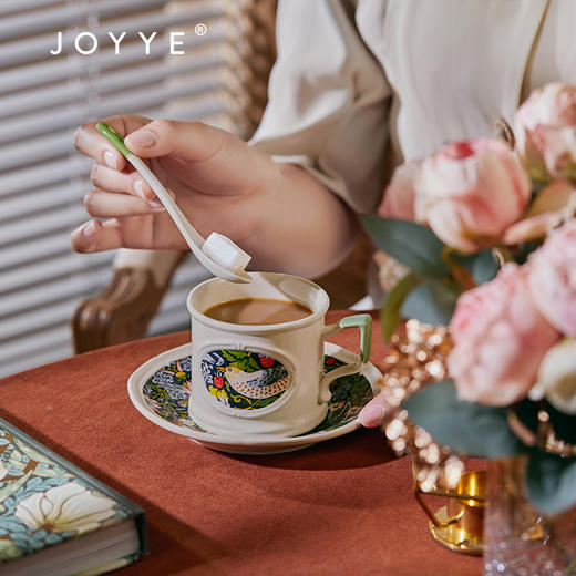 JOYYE威廉·莫里斯-欧式浮雕情侣双人马克杯咖啡碟套装陶瓷礼盒带勺 商品图7