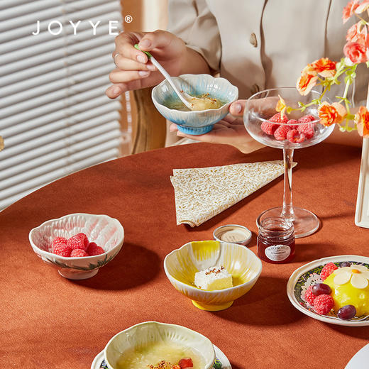 JOYYE威廉·莫里斯-系列釉下彩手绘浮雕陶瓷碗套装甜品碗礼盒4只装 商品图2