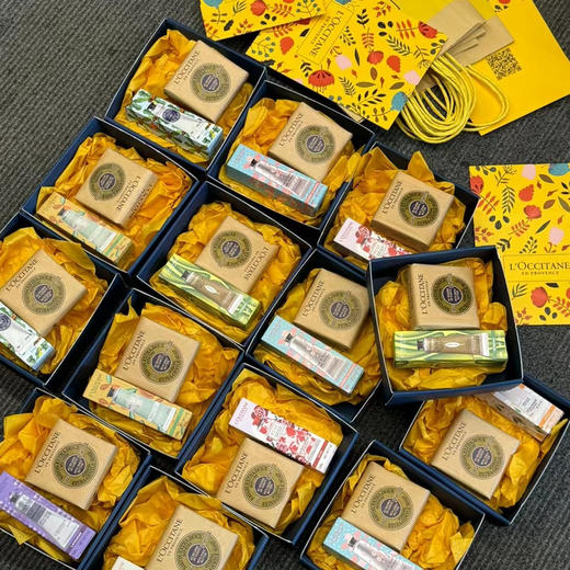 节日提前拍！漂漂亮亮的小礼盒 欧舒丹马鞭草香皂➕护手霜(随机) 商品图1