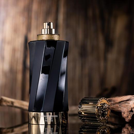 范思哲 臻华高定系列-斯里兰卡檀香木 Versace Santal Boisé  分装 【晨光微照，檀香袅袅，交织着斯里兰卡特有的深沉与清新，余韵悠长】 商品图2