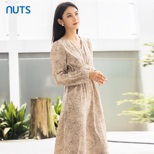 NUTS秋季新款洋气优雅气质V领收腰显瘦长袖时尚连衣裙4321007A1 商品图3