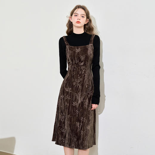 西遇蝴蝶竹子压花背心连衣裙女早春气质优雅高级感丝绒宴会裙V3442468 商品图2