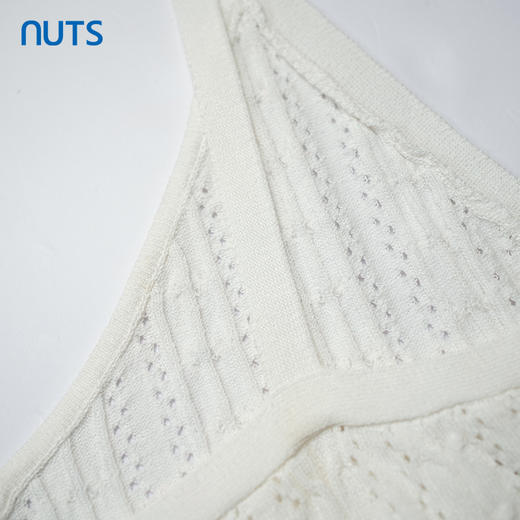 NUTS秋季新款白色V领镂空设计感气质短款吊带背心内搭女231051099 商品图4