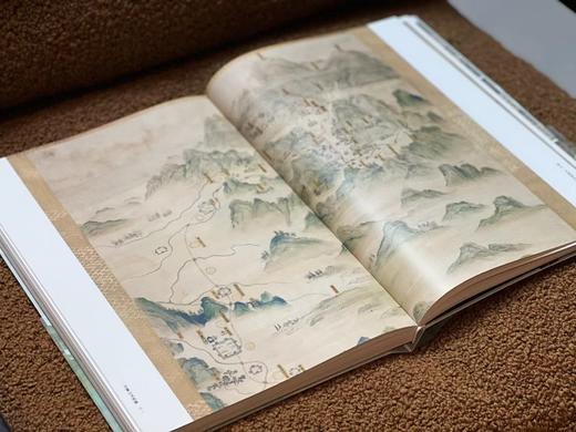重磅推荐：《寻山·问水·游胜》
 
《寻山·问水·游胜：中国国家图书馆藏山川名胜舆图集珍》，饶权李孝聪 主编，小8开、近1000页、空背软精装、特种纸、350dpi印刷，上海书画出版社2024年8月一 商品图5