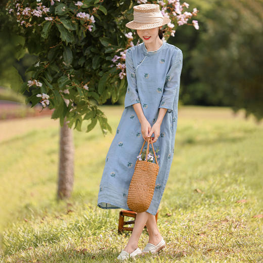 HM-S410苎麻绣花改良旗袍裙七分袖碎花刺绣盘扣文艺风连衣裙2024春季新款 商品图3