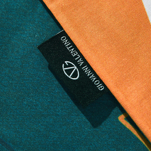 卓凡尼·华伦天奴曼斯菲尔四件套GV2969TJ 商品图4