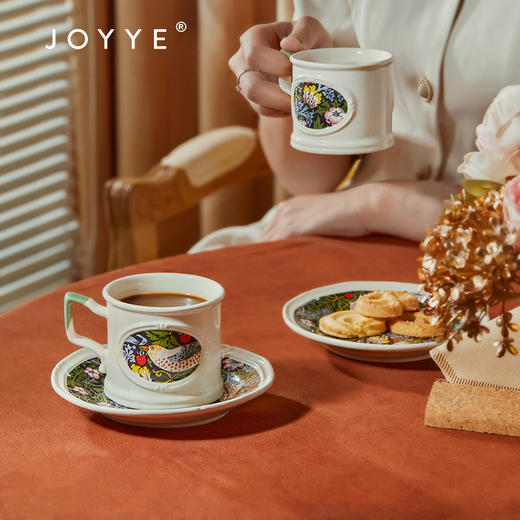 JOYYE威廉·莫里斯-欧式浮雕情侣双人马克杯咖啡碟套装陶瓷礼盒带勺 商品图1