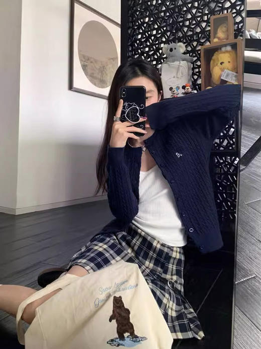 【灰色针织开衫外搭】秋冬内搭复古麻花刺绣学院风厚毛衣外套上衣 修身百搭 商品图7