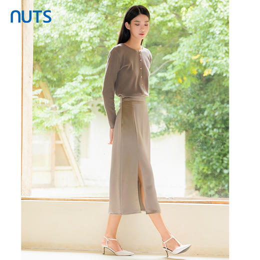 NUTS秋季新款高级感一步裙高腰纯色包臀半身裙女4310604A1 商品图4