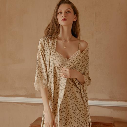 【舒服又性感！法式蕾丝睡裙】豹纹不过时！超辣气质迷人吊带，自带胸垫免穿内衣，深V诱惑展现迷人锁骨，让生活多点情趣，性感蕾丝睡袍家居服 商品图8