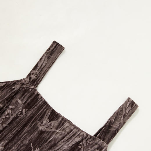 西遇蝴蝶竹子压花背心连衣裙女早春气质优雅高级感丝绒宴会裙V3442468 商品图5