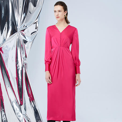 EITIE爱特爱秋季新款优雅V领气质洋气显瘦连衣裙女7507212 商品图2