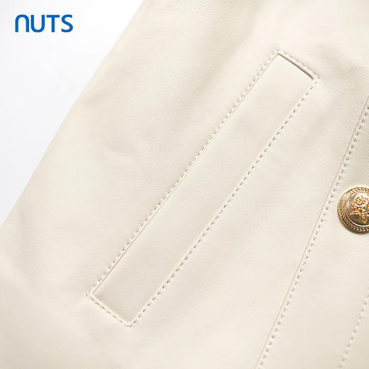 NUTS秋季新款白色设计感高级气质双排扣皮衣短外套女335132320 商品图3