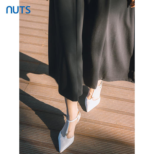 NUTS法式收腰吊带连衣裙女秋季小个子显瘦黑色中长裙4311011A1 商品图3