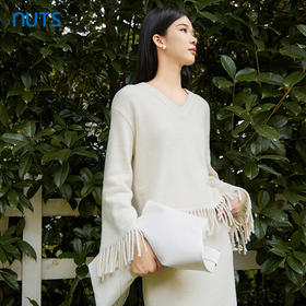NUTS2023秋季新款设计感小众轻熟御姐风流苏毛织套头衫4350509A1