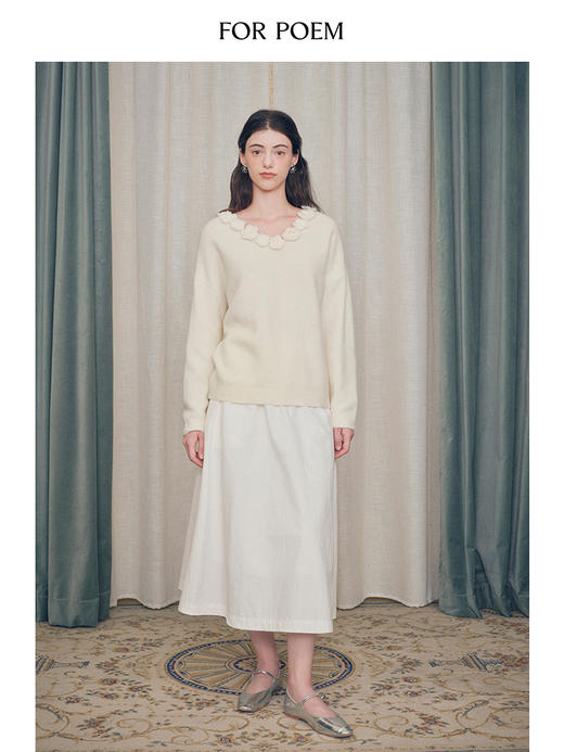 ForPoem 现货 24/FW原创设计手工钩针花朵V领驼马绒宽松毛衣 商品图3