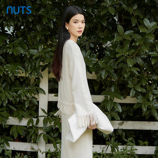 NUTS2023秋季新款设计感小众轻熟御姐风流苏毛织套头衫4350509A1 商品图1