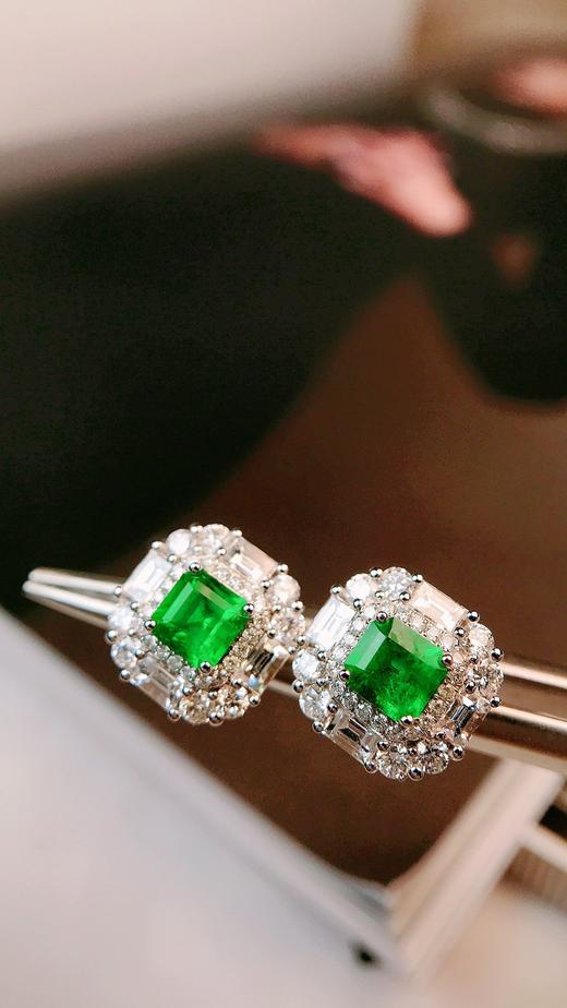 0.75ct 祖母绿耳钉 商品图2