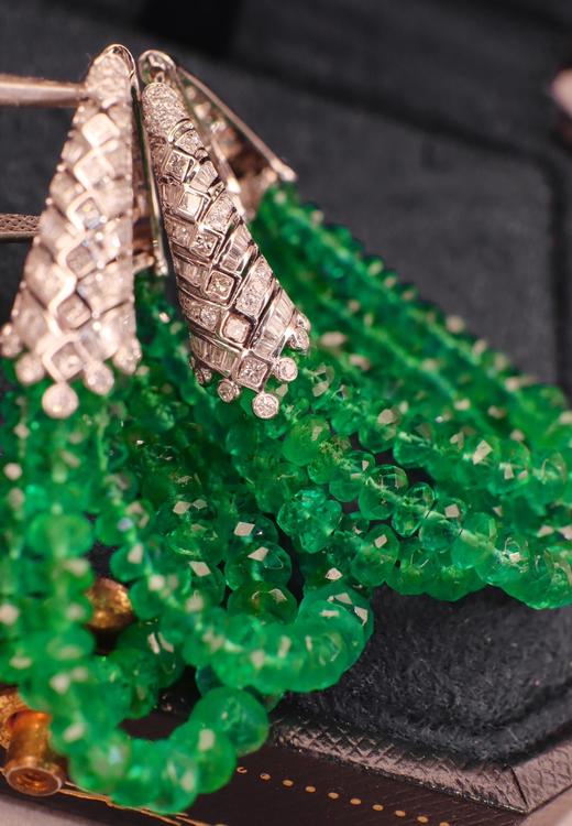 37.76ct 祖母绿耳环 商品图2