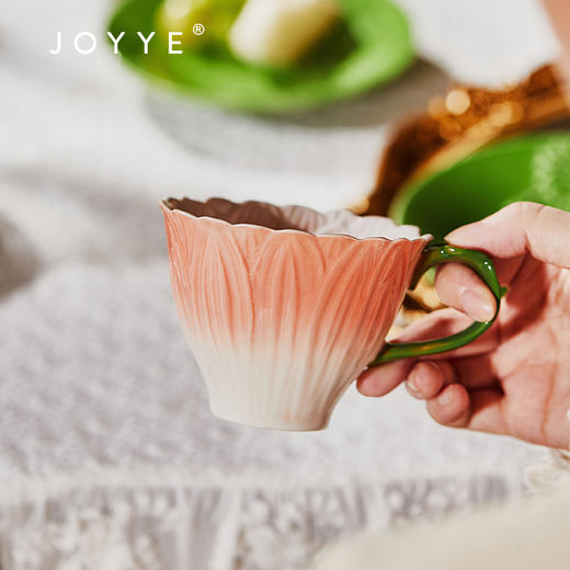 JOYYE花开映喜-釉下彩浮雕花高颜值创意杯子女下午茶杯碟套装陶瓷带勺礼盒 商品图6