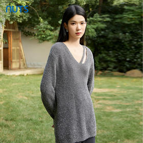 NUTS2023秋季新款时尚设计感V领口毛织针织衫女4350503A1