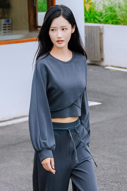 NUTS秋季新款设计感运动风女时尚休闲卫衣短裤T恤女4330202A1 商品图5