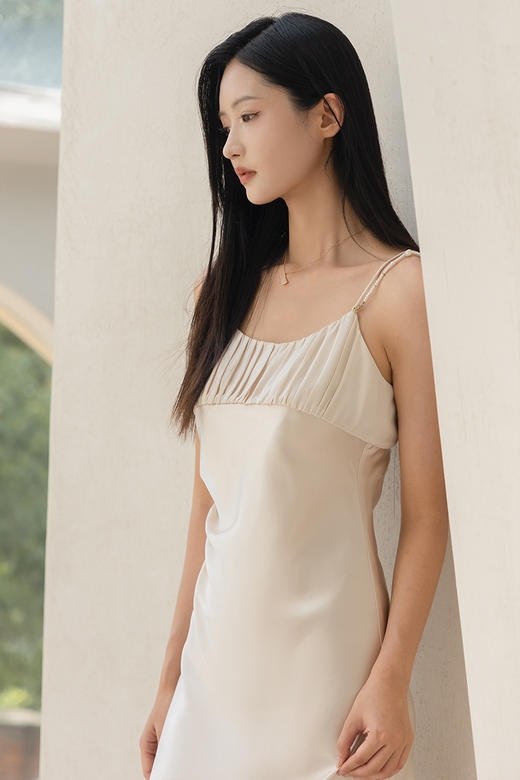 NUTS气质女神设计感小众绸缎褶皱系带显瘦连衣裙轻熟风4321002A1 商品图5