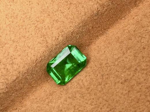 1.32ct 祖母绿裸石 商品图2