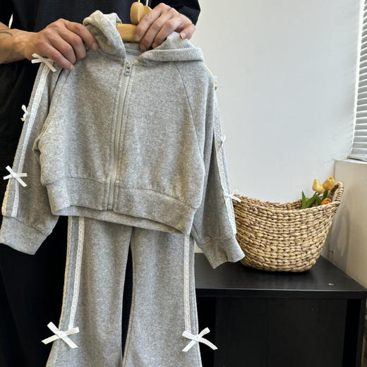 【灰色花边女童套装】2024秋季韩版休闲儿童连帽开衫外套洋气喇叭裤 商品图3